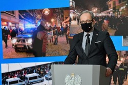 Niedzielski mówi o trzeciej fali koronawirusa: W optymistycznym scenariuszu...