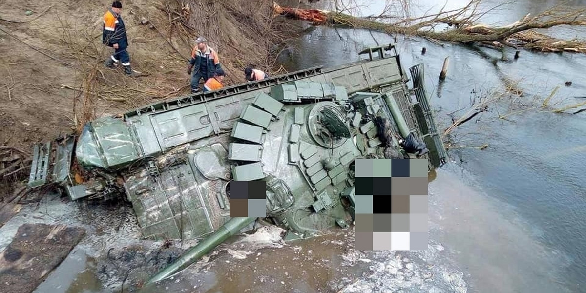 Ukraińcy wydobyli zatopiony rosyjski czołg.