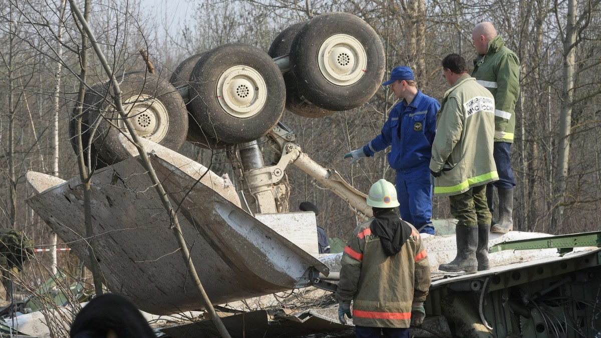 Polska komisja wyjaśniająca okoliczności katastrofy Tu-154 pod Smoleńskiem otrzymała już dokumenty od Międzypaństwowego Komitetu Lotniczego w Moskwie (MAK). Przywiózł je do Polski akredytowany przy MAK płk. Edmund Klich. - To były dwie paczki dokumentów - dodał.