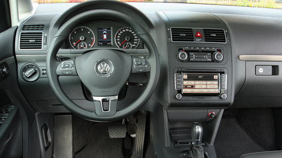 Volkswagen Touran (I, 2003-15), z 2013 r. za 39 900 zł