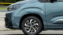 ma 144 km i kosztuje 55 200 zł. oto nowa toyota z silnikiem 2.0