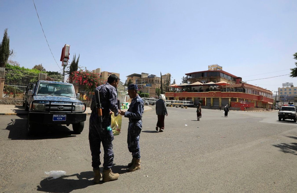 Huti twierdzą, że doszło do ataku rakietowego na USS Eisenhower na Morzu Czerwonym