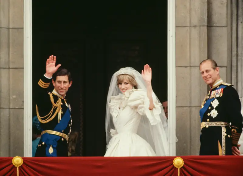 Księżna Diana na swoim ślubie/Tim Graham Photo Library via Getty Images