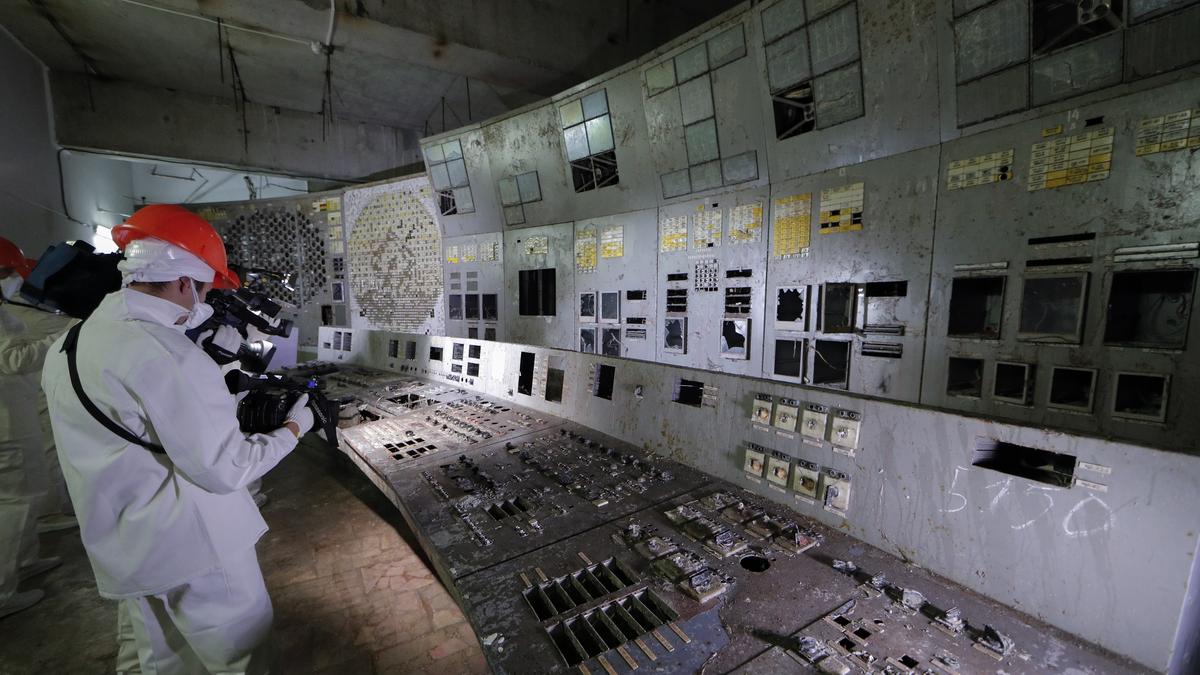 Így fest 33 évvel a tragédia után a csernobili atomerőmű 4-es blokkjának  irányítóterme - Blikk