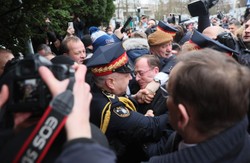 Macierewicz komentuje incydent z Kamińskim. "Manipulujecie. To była obrona"