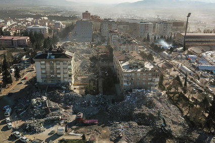 Turcja po trzęsieniu ziemi stracić może nawet 80 mld dol.