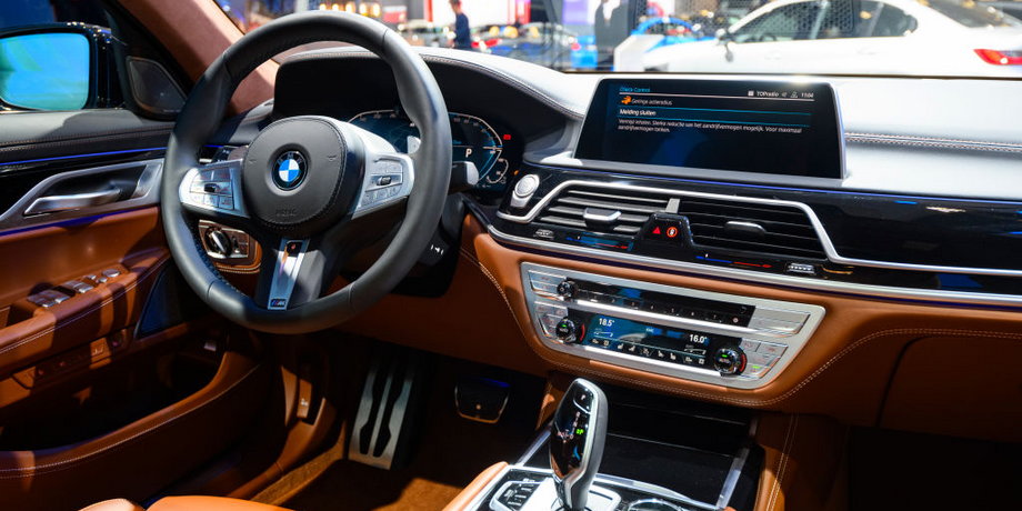 BMW chce, by klienci odblokowywali dostęp do wyposażenia auta na zasadzie subskrypcji. Oznacza to, że trzeba będzie dodatkowo płacić za elementy, które są już w aucie.