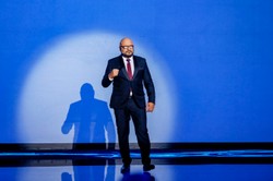 Gąsowski pochwalił się nagim torsem. Mąż Skrzyneckiej popsuł mu humor