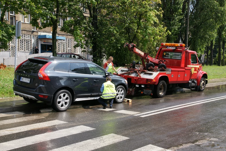 Odholowanie nieprawidłowo zaparkowanego samochodu