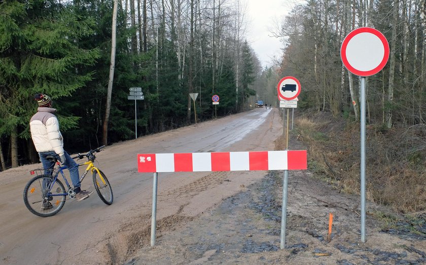 Policja każe rowerzystom chodzić pieszo po Green Velo