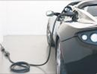 Elon Musk, szef firmy Tesla Motors - specjalista od biznesu pod napięciem