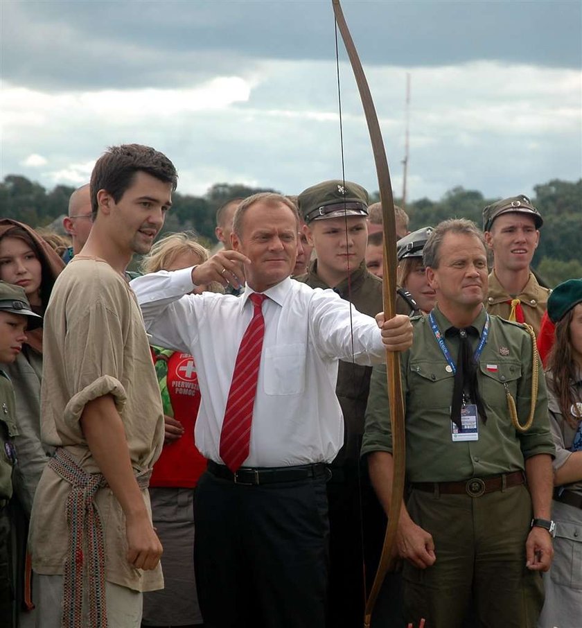 Tusk odwiedził harcerzy