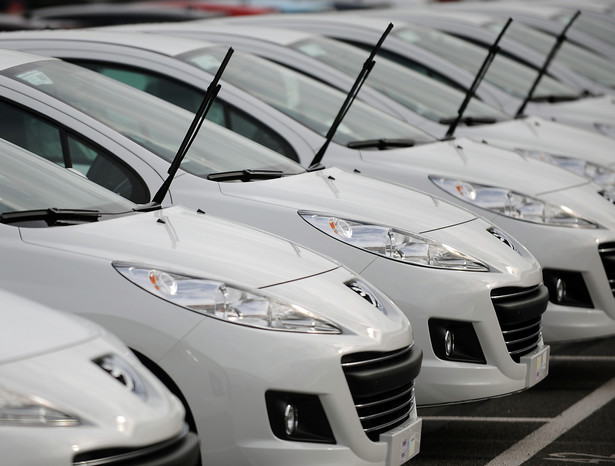 Sprzedaż nowych samochodów osobowych i dostawczych w sierpniu 2010 roku wzrosła o 7,1 proc. w porównaniu z analogicznym okresem roku ubiegłego i wyniosła 25 524 sztuki