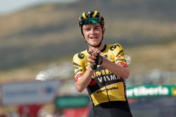 Sepp Kuss pierwszy na mecie 6. etapu Vuelta a Espana. Lenny Martinez nowym liderem