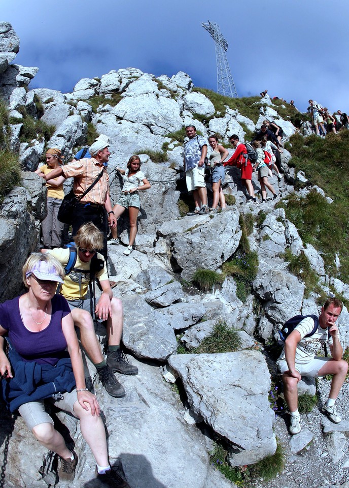 ZAKOPANE TATRY TURYŚCI TŁOK