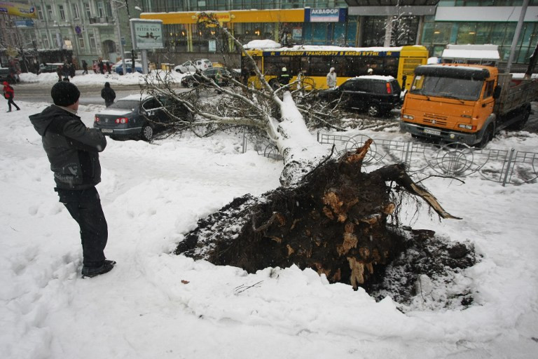 Śnieżyce paraliżują Ukrainę