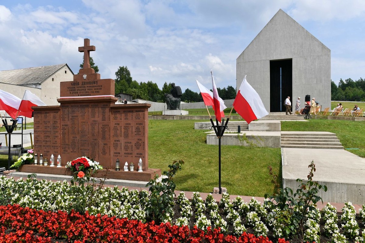 Mogiła pomordowanych mieszkańców Michniowa