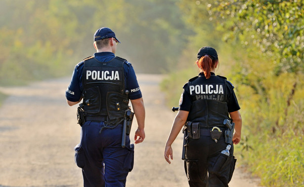 Komendant policji w Koninie zawiesił dwóch funkcjonariuszy, co do postępowania których są wątpliwości.