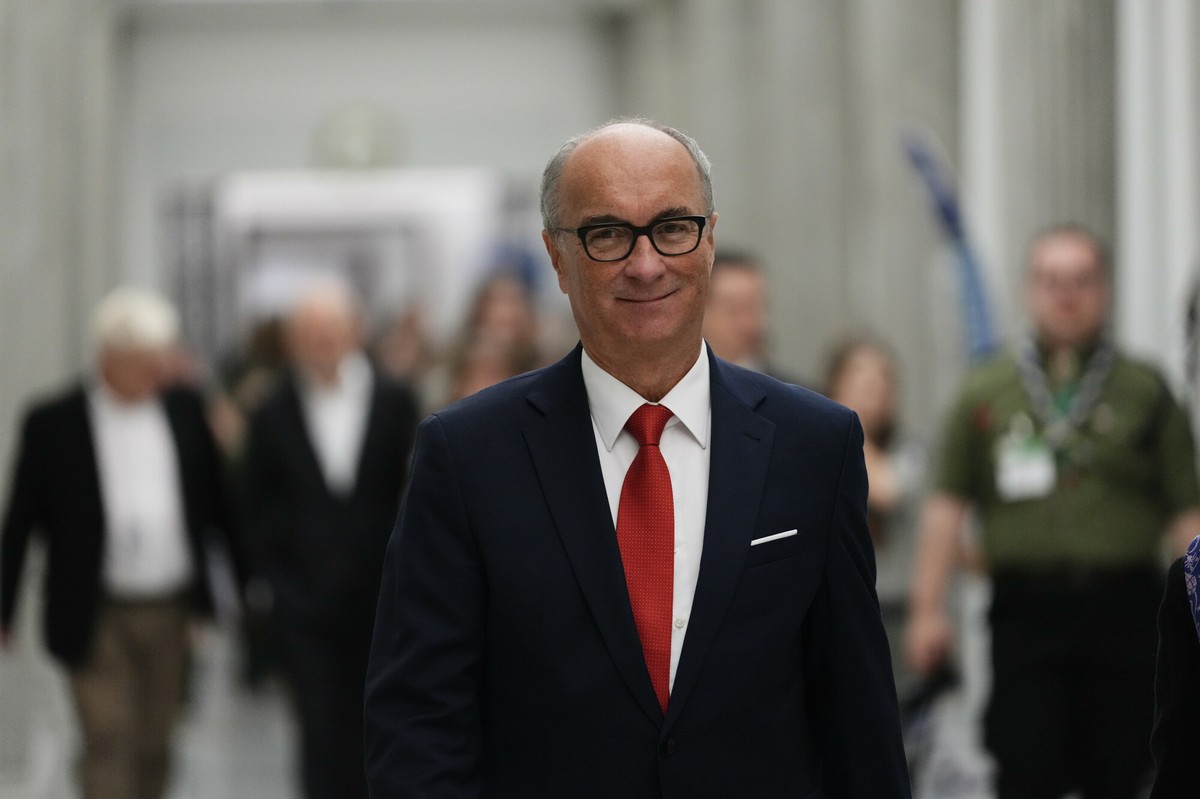 Jacht i 15 tys. książek. Zaskakujący majątek Włodzimierza Czarzastego