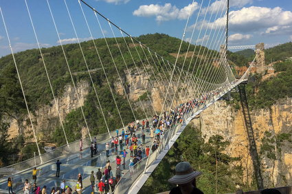 Odwiedziłem najdłuższy szklany most w Chinach. Była to niesamowita strata czasu