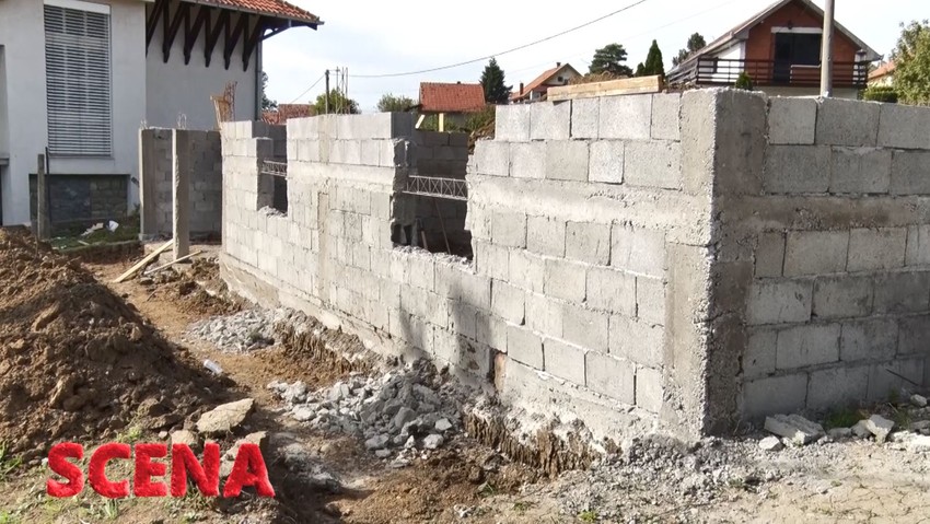 Zorica Marković zida kuću