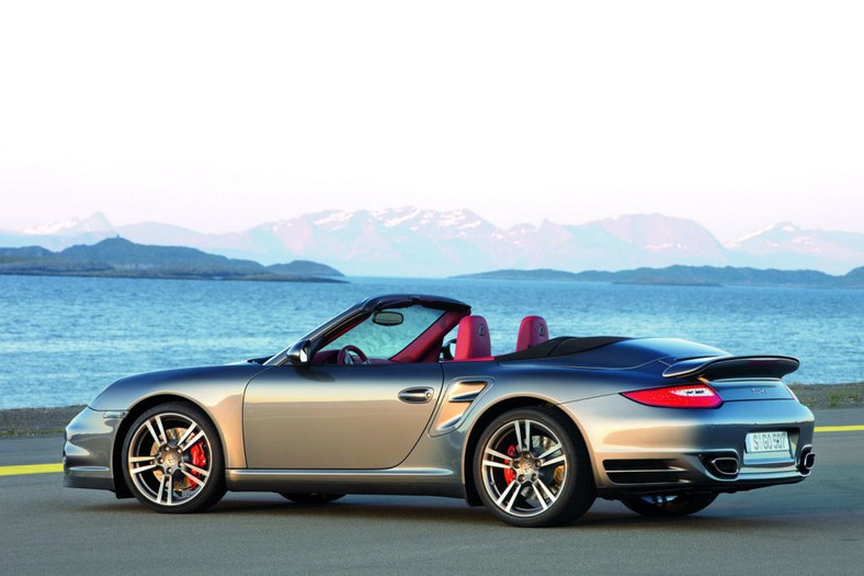 Porsche 911 Turbo - Nowy silnik dla wersji coupe i cabrio