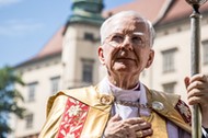 Metropolita krakowski abp Marek Jędraszewski podczas procesji Bożego Ciała w Krakowie.