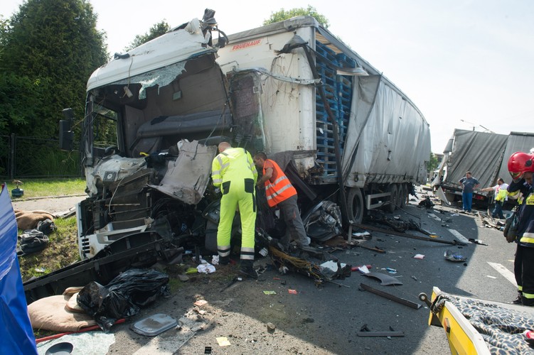Gomulin. Zderzenie tirow na krajowej ósemce