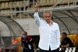 Jose Mourinho poczuł się w Skopje wyższy niż zwykle, bo bramka była za... niska