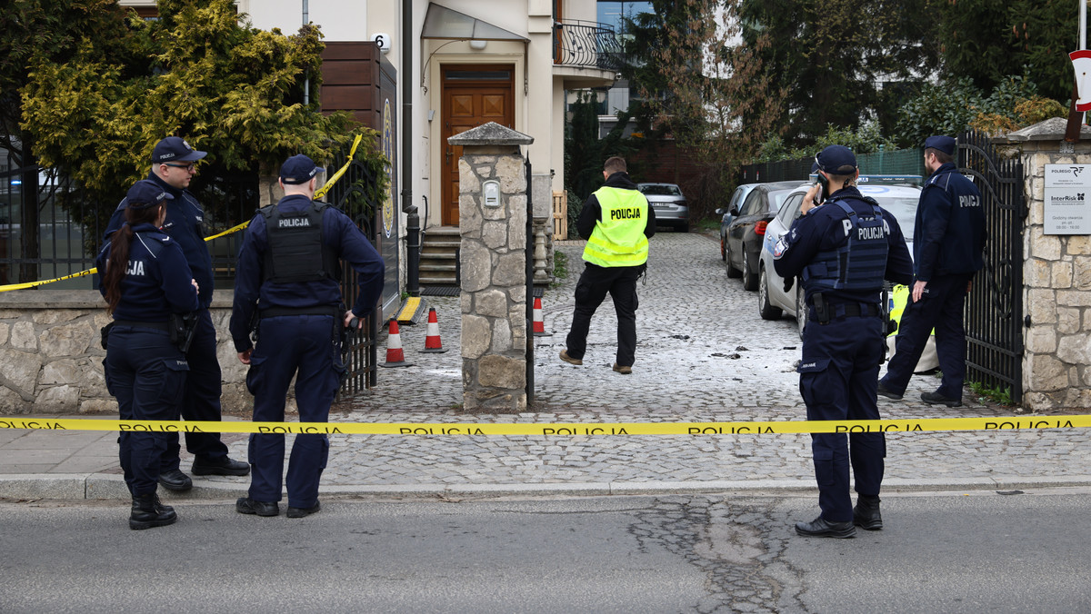 Nie żyje mężczyzna, który podpalił się przed konsulatem Ukrainy w Krakowie