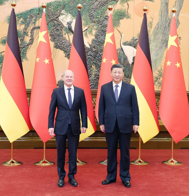 Kanclerz Olaf Scholz i prezydent Chin Xi Jinping