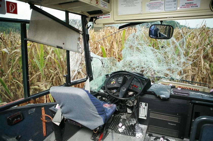 TIR zderzył się z autobusem. Są ranni