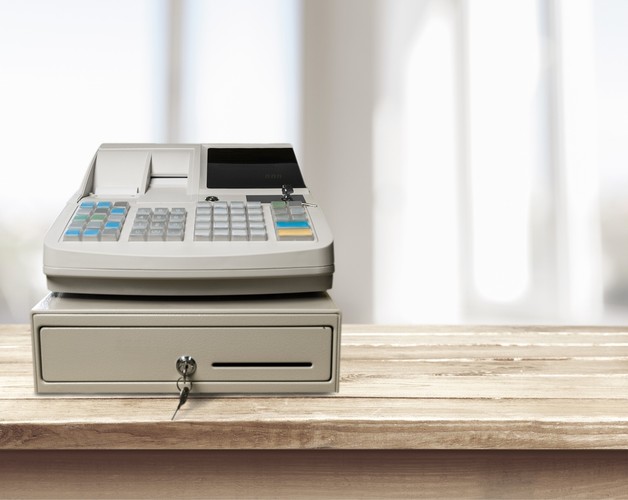 <strong>Kasy fiskalne </strong>

<br>Prawdopodobnie jeszcze w tym roku rozpocznie się stopniowa wymiana kas fiskalnych na kasy online. Dzięki nim wszelkie informacje o sprzedaży zostaną automatycznie przesłane do centralnego systemu informatycznego Krajowej Administracji Skarbowej. Urzędnicy będą mogli przyglądać się każdej transakcji i automatycznie reagować na próby wyłudzenia podatku. Na początku obowiązek stosowania kas on-line zostanie wprowadzony w branżach szczególnie narażonych na ryzyko nadużyć podatkowych.  Okres przejściowy ma potrwać aż do końca 2023 roku. <br>