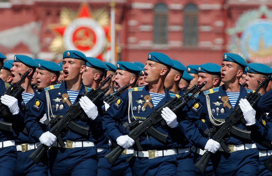 Russian servicemen march during the Victory Day parade, marking the 71st anniversary of the victory over Nazi Germany in World War Two, at Red Square in Moscow, Russia, May 9, 2016.