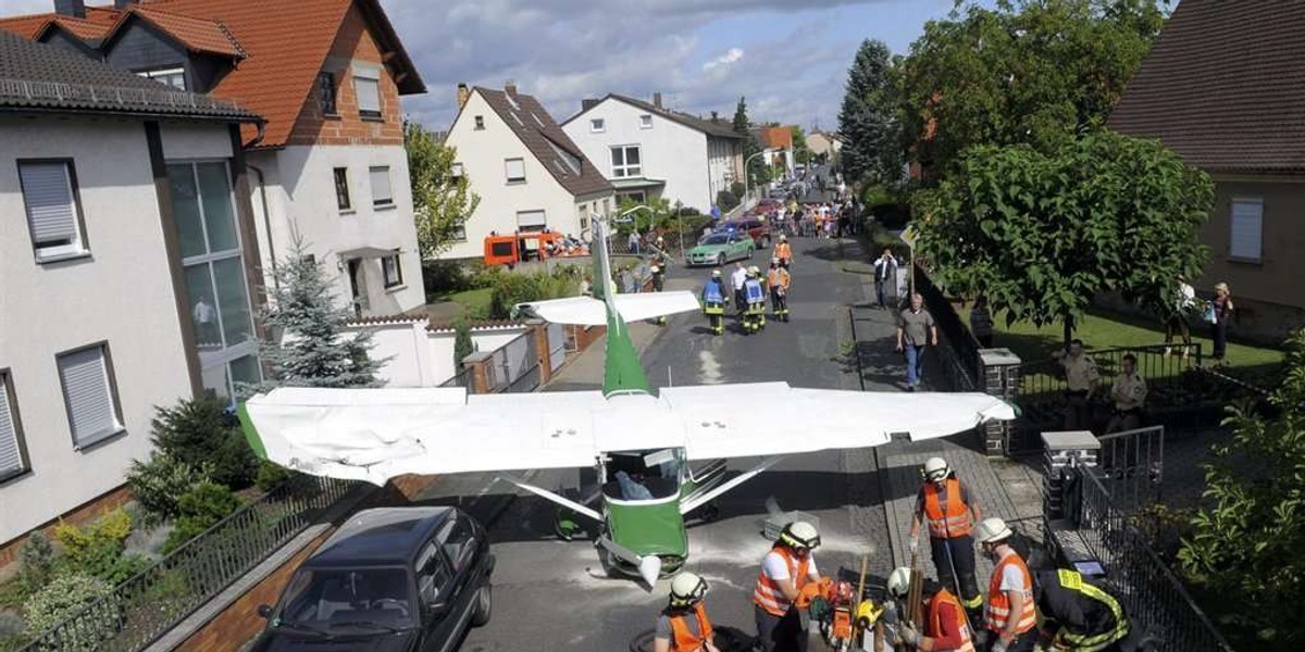 Samolot wylądował na ulicy