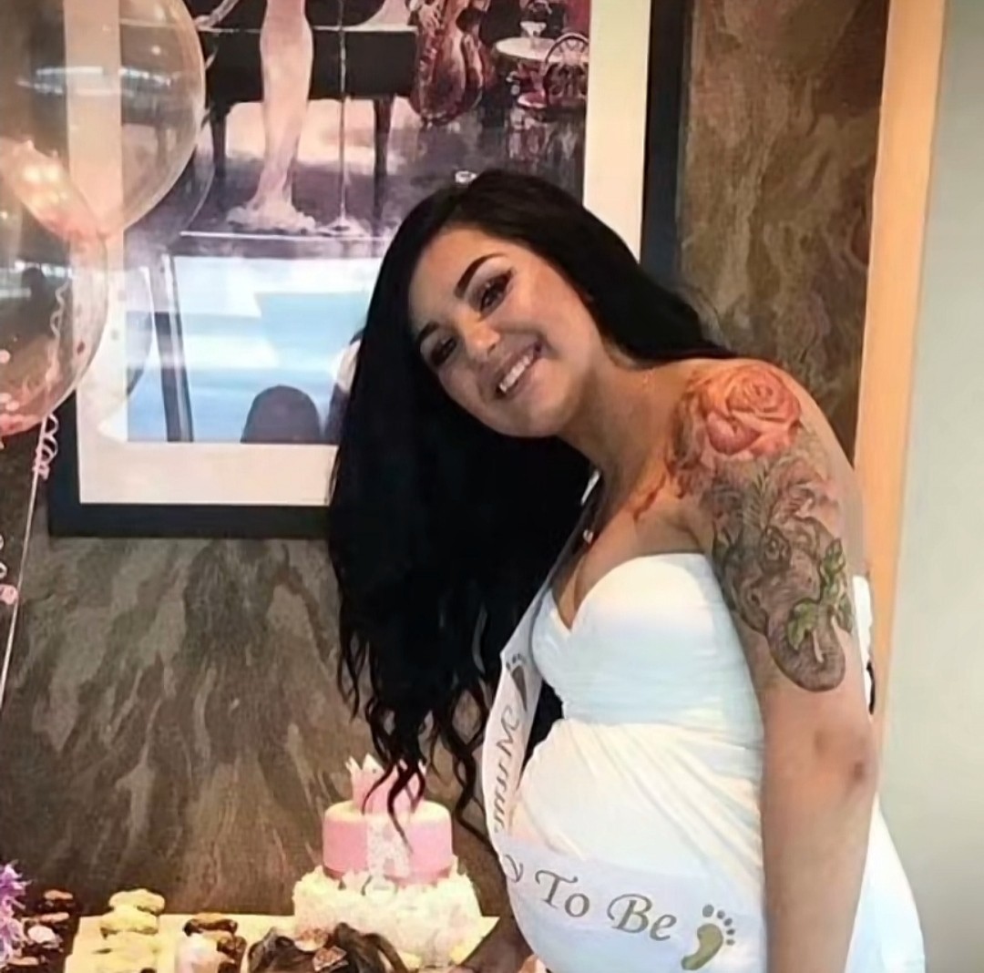 Bethany počas tehotenstva trpela zvláštnymi bolesťami rebier