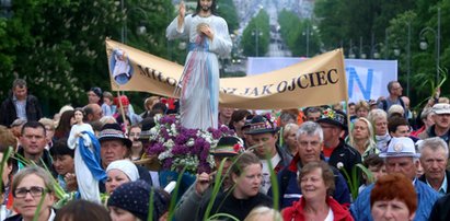 Zielone Świątki 2024 wypadają w niedzielę. Czy za ten dzień należy się dodatkowe wolne?