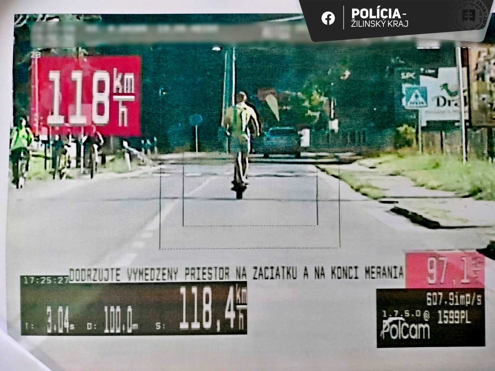 Policajti vodiča zastavili a skontrolovali.