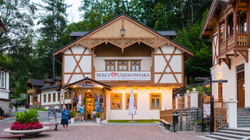 Zniżki w sanatoriach dla seniorów. Wystarczy okazać tę kartę. Może ją otrzymać każdy, kto ukończył 60. rok życia