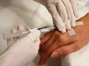 Ważne odkrycie Polaków. Wiadomo, jak chemioterapia uszkadza naczynia krwionośne