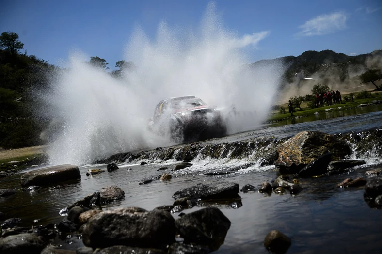 Dakar 2013: rwące rzeki przerwały etap