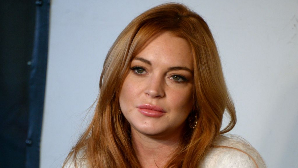 W czwartek, 25 września, Lindsay Lohan po raz pierwszy wystąpiła na deskach teatru. Debiut na londyńskim West Endzie miał być jej wielkim powrotem, niestety występ nie poszedł po jej myśli. Aktorka została wyśmiana i zapomniała połowy tekstu.
