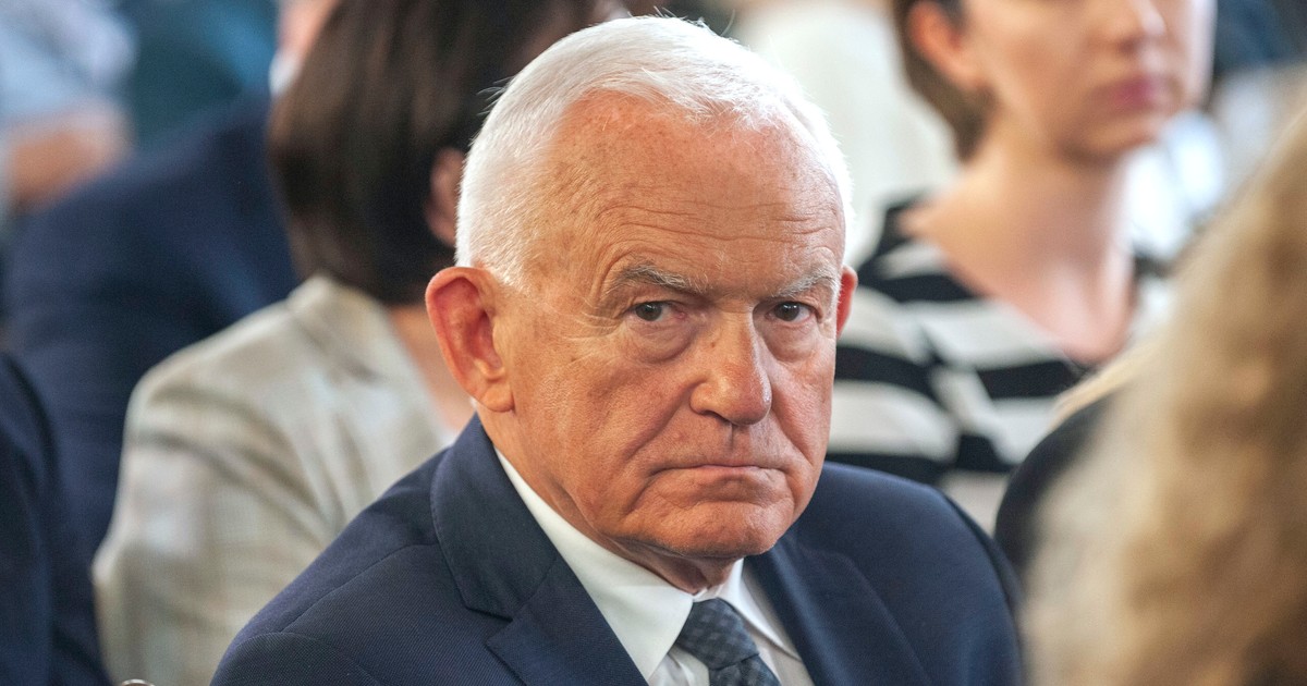 Leszek Miller mówi o "skandalicznej decyzji". "Chcą zastosować sztuczkę"