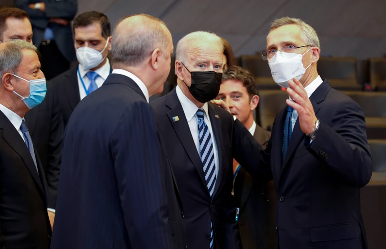 Džo Bajden i Redžep Tajip Erdogan na samitu NATO u Briselu