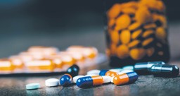 Żegnaj, ustawo refundacyjna. Wracamy do ręcznego sterowania. Nastąpi lekowy chaos