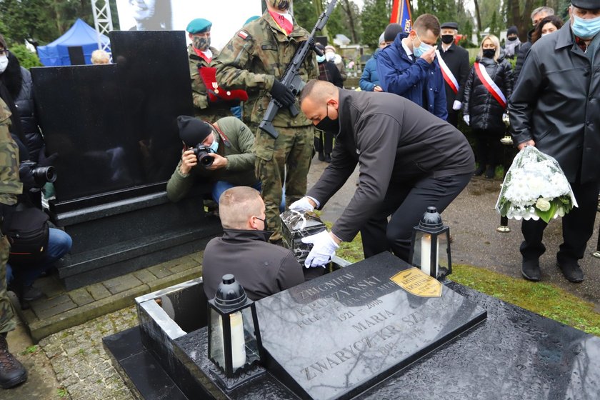 Ostatnia droga Izabelli Sierakowskiej. Znani politycy pożegnali zmarłą posłankę