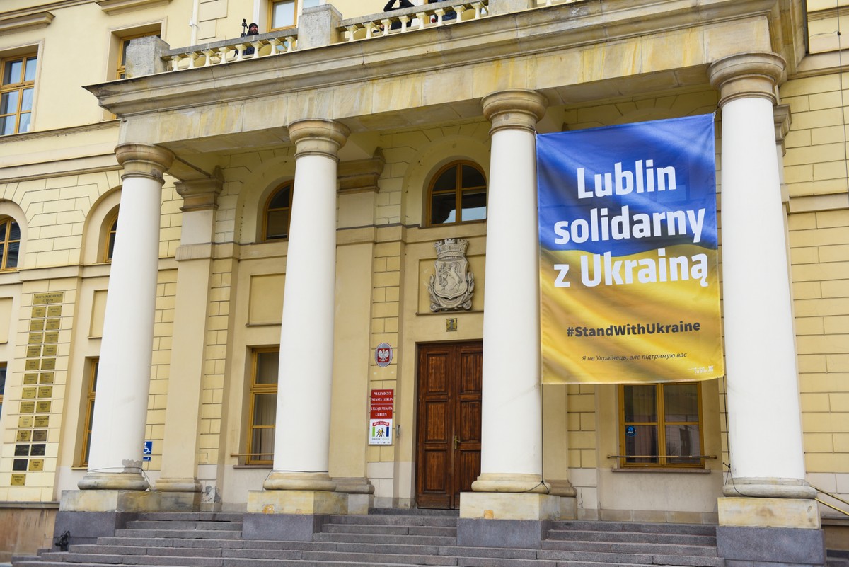 Flaga Ukrainy cztery lata wisiała na ratuszu w Lublinie. Nagle zniknęła. Miasto ujawnia dlaczego