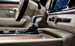 Nowa limuzyna Volvo już w Polsce! Cena i napęd? Helmut i Hans w rozpaczy. Zobacz FOTO