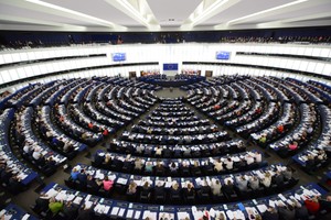 Parlament Europejski przyjął projekt AI Act. Sztuczna inteligencja (AI/SI) i ChatGPT będą ujęte w ramach prawnych. Rewolucja na miarę RODO