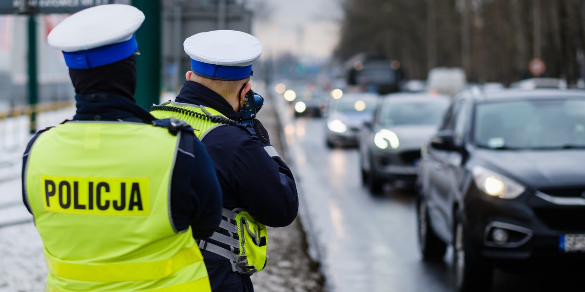 Kierowcy, którzy mają stracić prawo jazdy za przekroczenie prędkości o 50 km/h w terenie zabudowanym, dostaną czas na wytłumaczenie się u starosty.